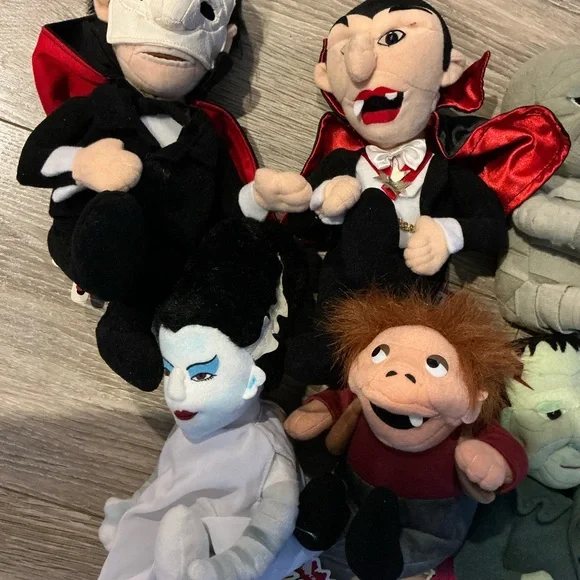 Lot of 7 Universal Studios Plush Monsters Dracula, Wolfman, Frankenstein,Phantom - Picture 2 of 4